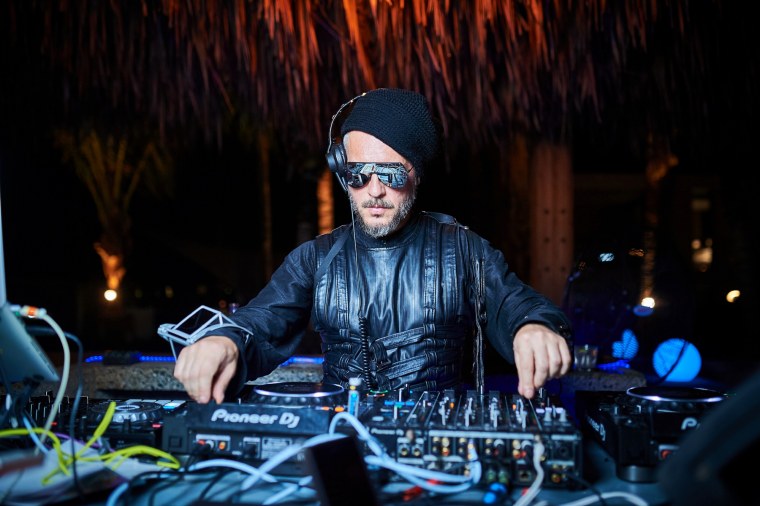 Евгений Грув