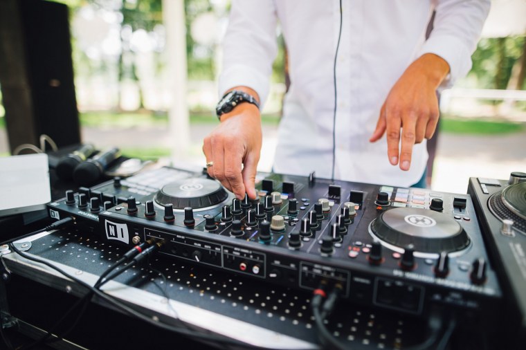 Популярные диджеи Москвы