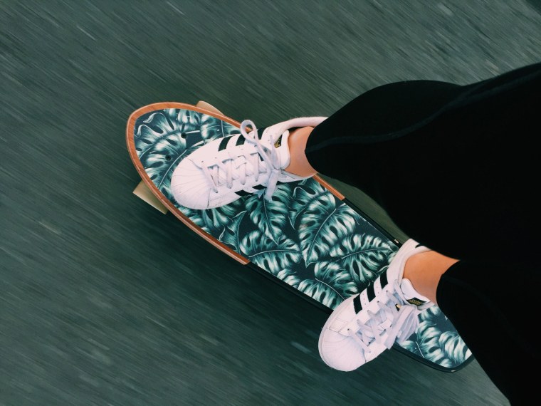 Розовая надпись