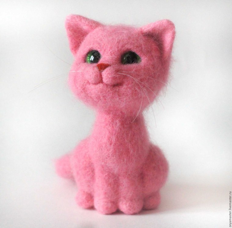 Розовая кошка игрушка