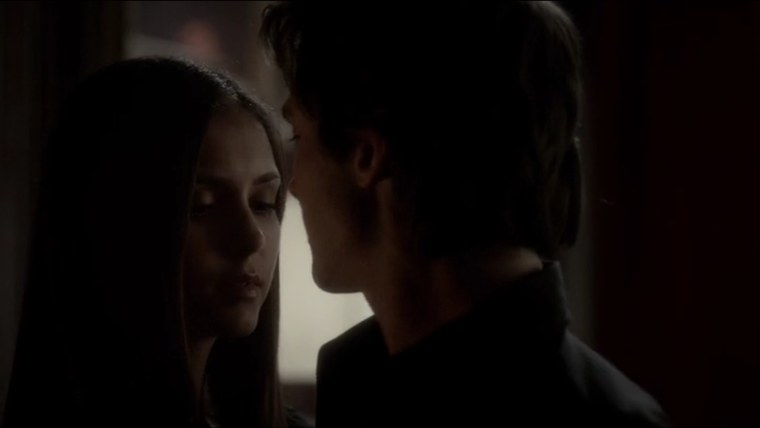 Деймон Сальваторе и Елена арт