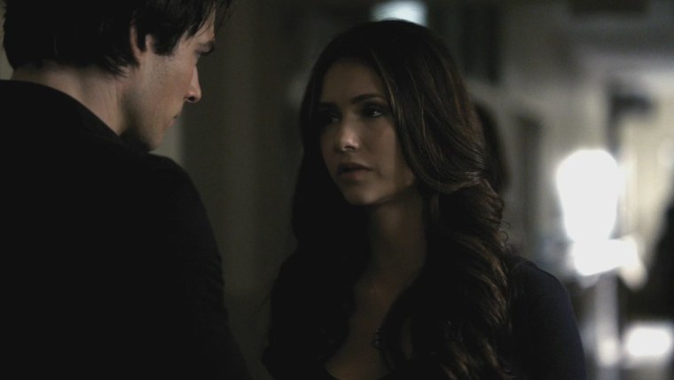 Дневники вампира Деймон и Елена в ванной