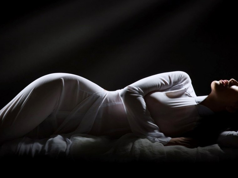 Красивый изгиб тела