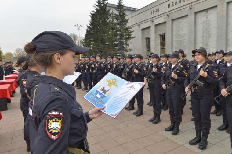 Сотрудники органов внутренних дел