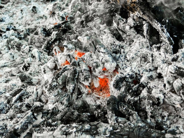 Пепел костра