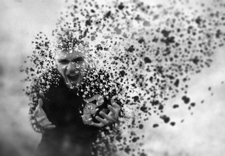 Человек рассыпается в пепел