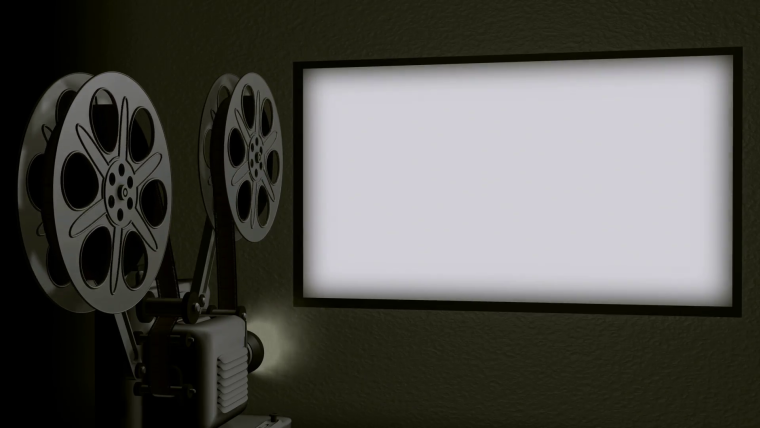 Старый проектор с пленкой