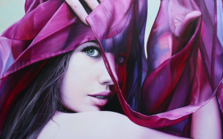 Девушка в фиолетовом