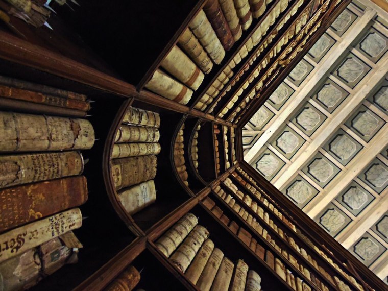 Библиотека дарк Эстетика