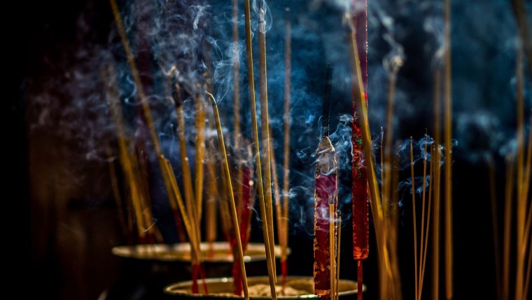 Аромапалочки горящие