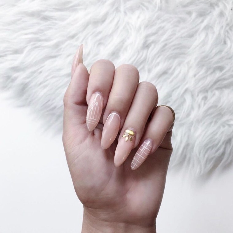 Корейский маникюр на длинные ногти