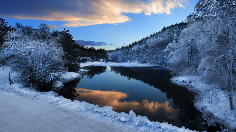 Зимняя река