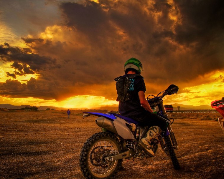 Питбайк на закате