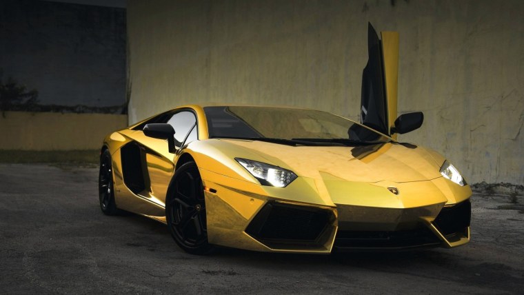 Lamborghini Aventador lp700-4 Золотая