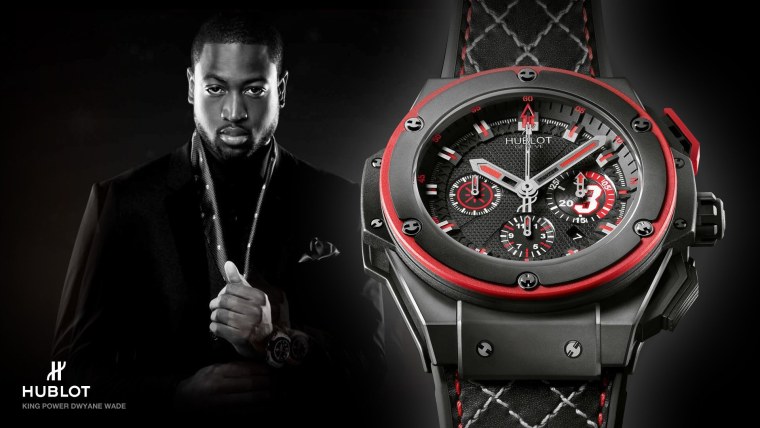 Мужские часы на руке