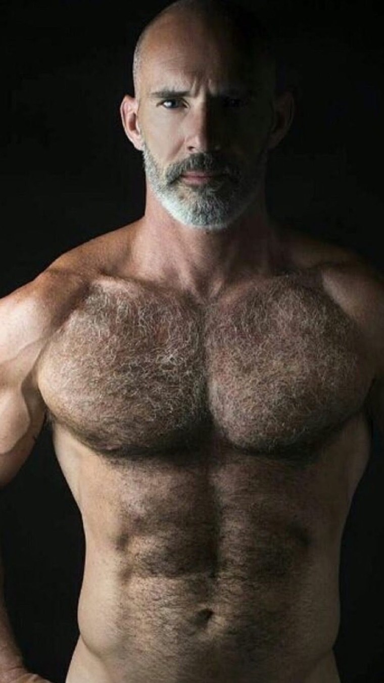 Caleb Blanchard волосатый торс