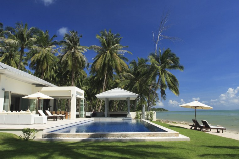 Вилла на берегу моря