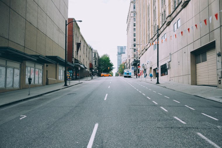 Улица с дорогой