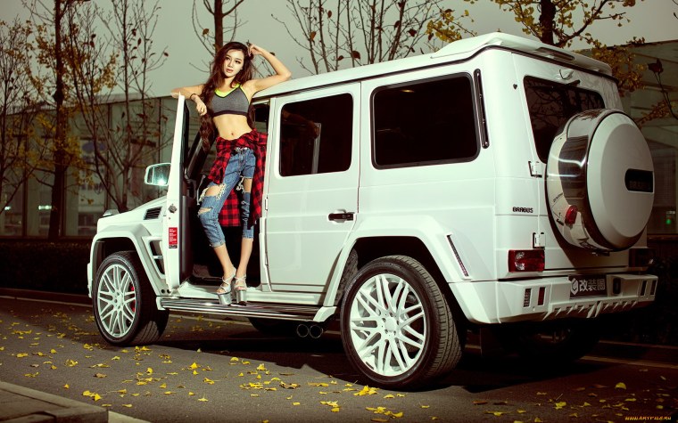 Девушка с ГЕЛИКОМ