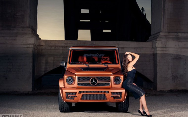 Гелендваген и девушка