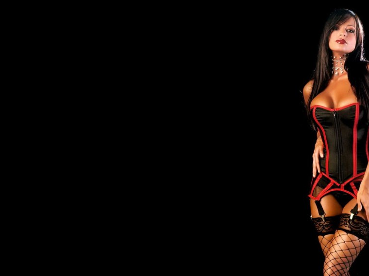 Телка на черном фоне