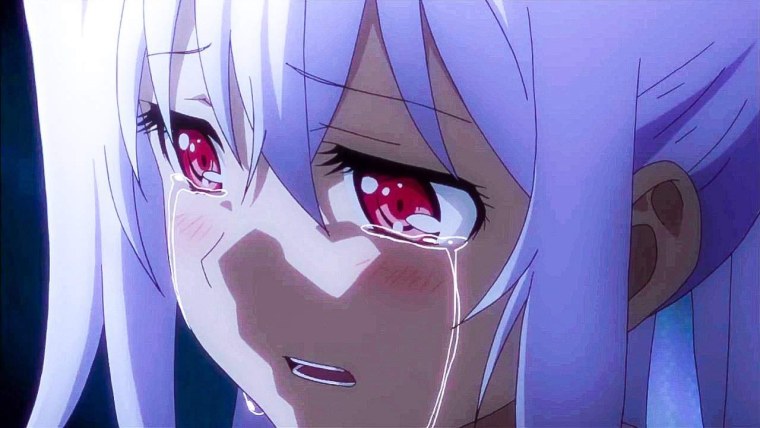 Пластиковые воспоминания Айла плачет