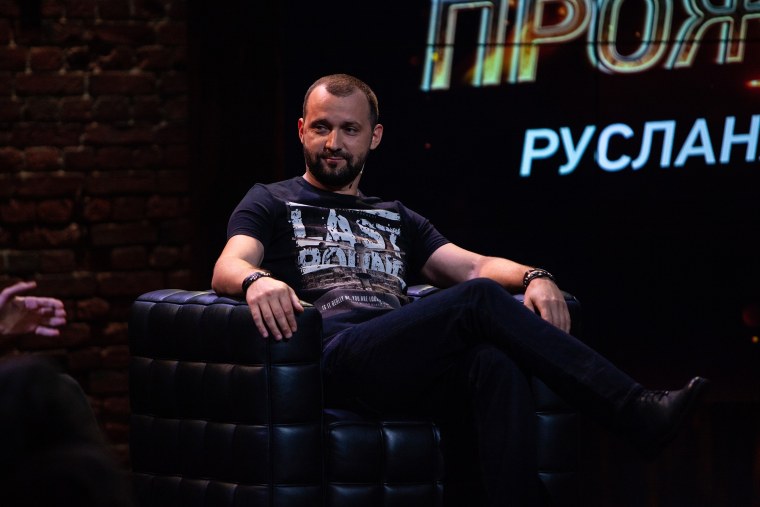 Стендап комик Руслан белый
