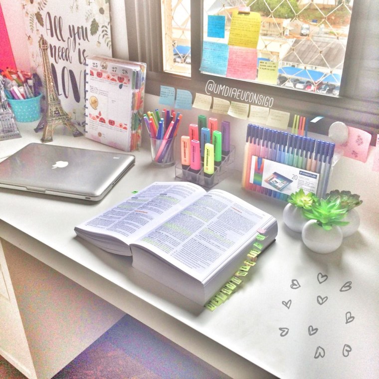 Декор стола. Для учёбы