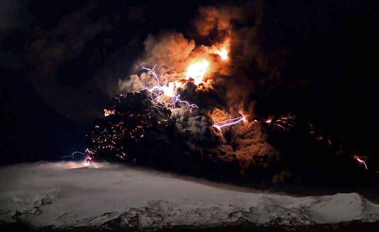 Извержение вулкана Пуйеуэ 2011