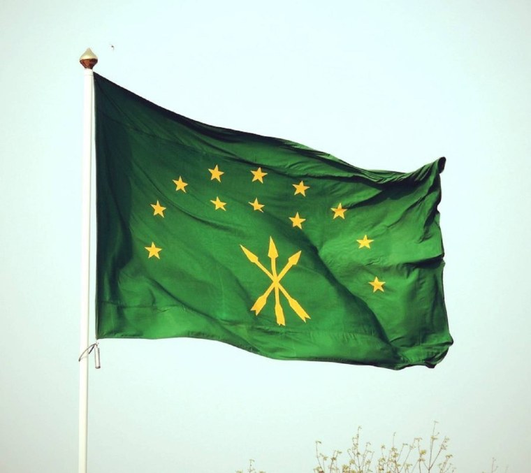 Русский солдат с флагом обои