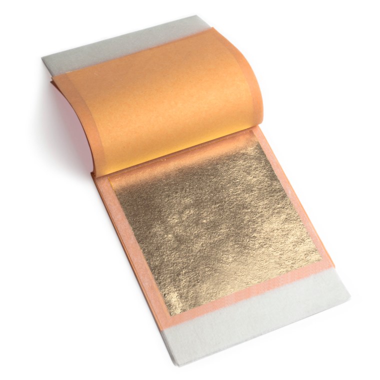 Духи в которых плавает сусальное золото