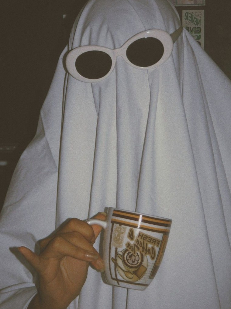 Приведение с очками