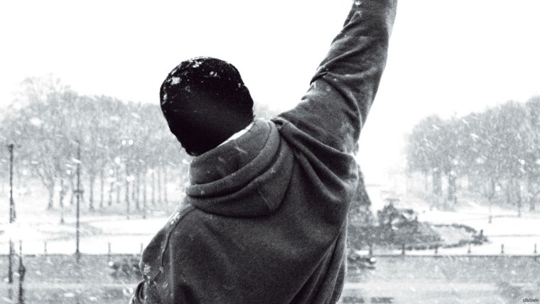 Парень в маске и капюшоне