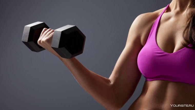 Спортивная женская грудь