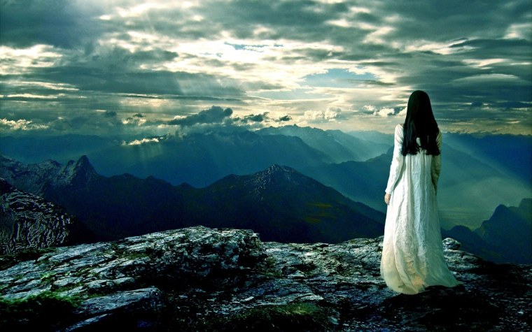 Девушка на обрыве