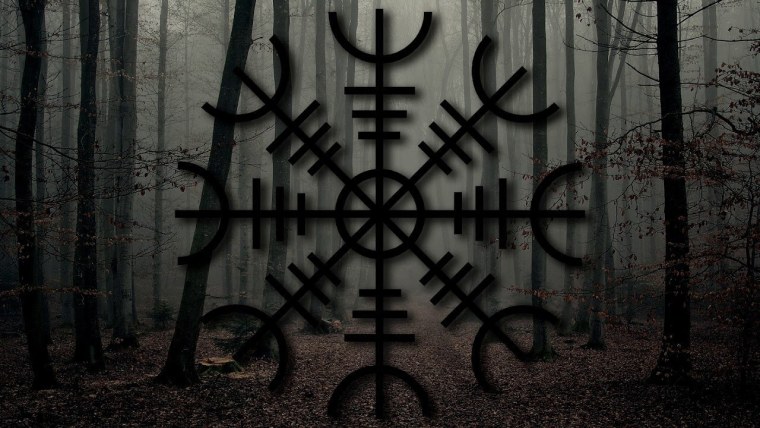 Агисхьяльм на фоне