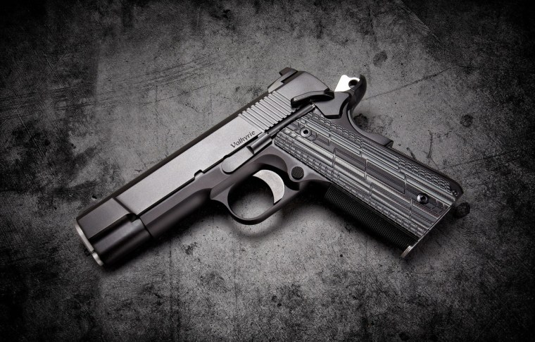 Два пистолета