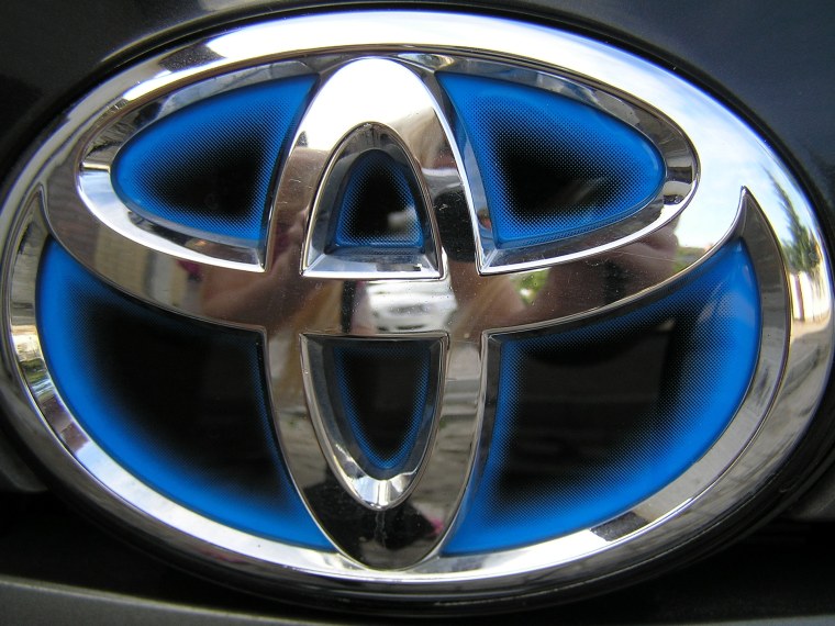 Значок Тойота маленький