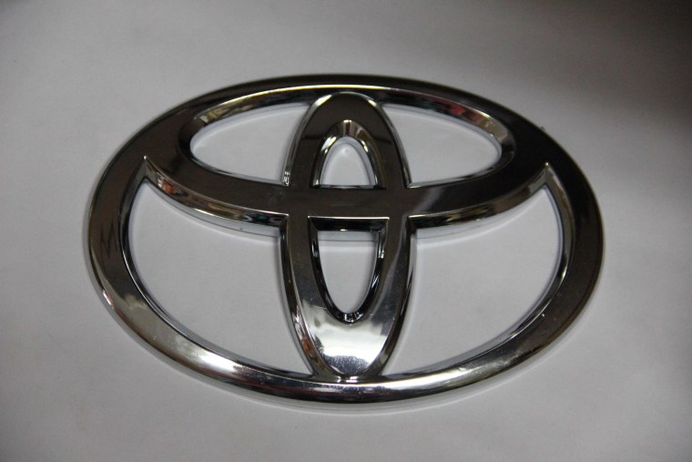Значки иномарок Тойота