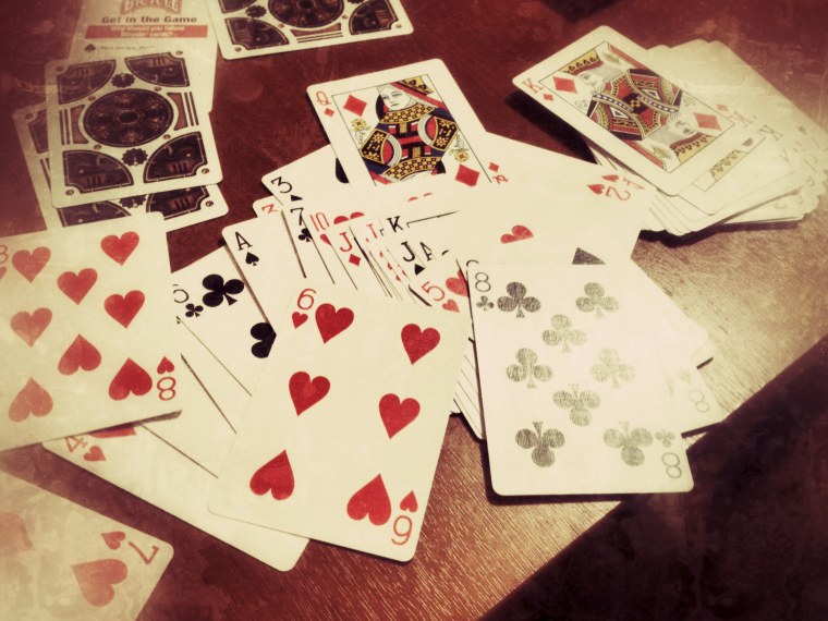 Игральные карты на столе