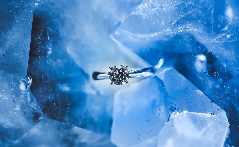 Лед в ювелирных украшениях