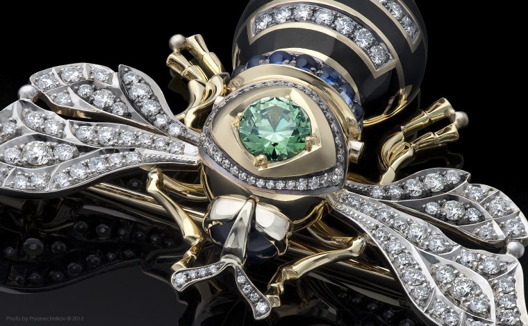 Ювелирные изделия композиция