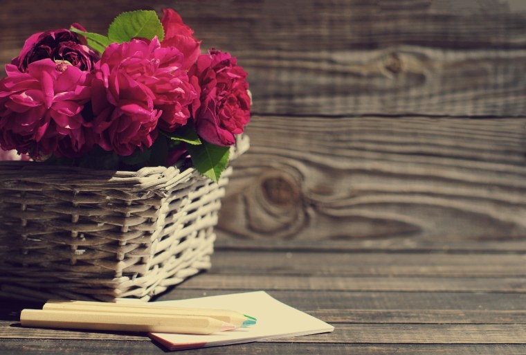 Цветы на столе