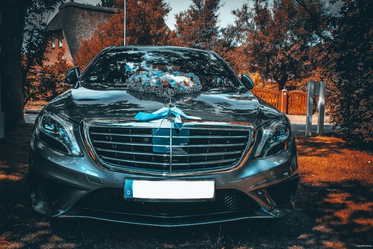 Машина Мерседес Бенц 190