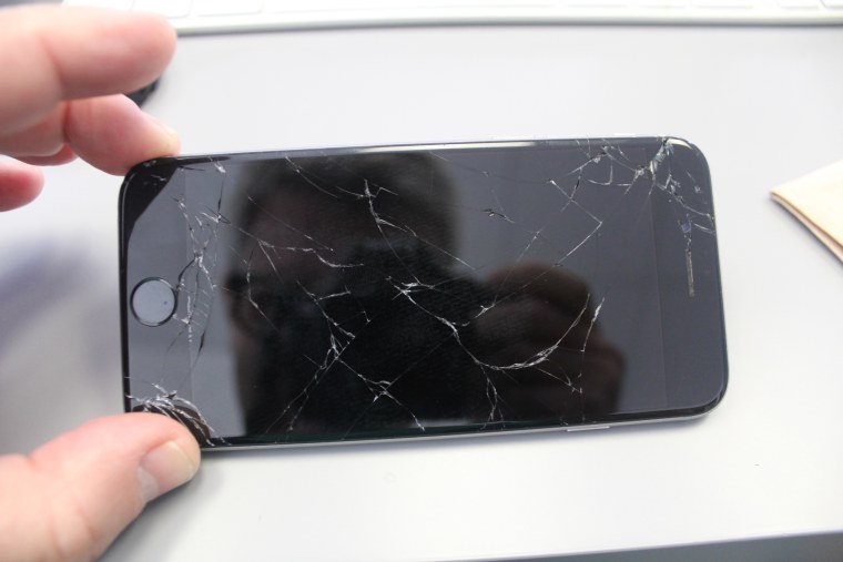 Маленькая трещина на экране