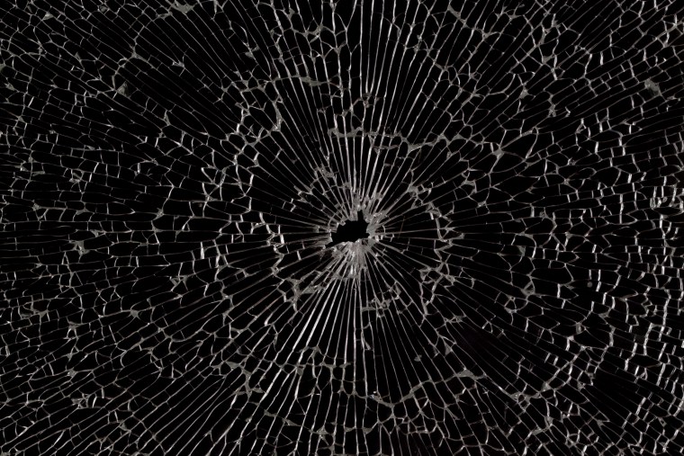 Разбитое стекло