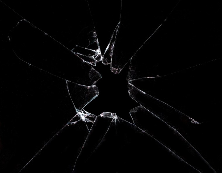 Разбитое стекло