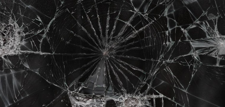 Разбитый дисплей телефона