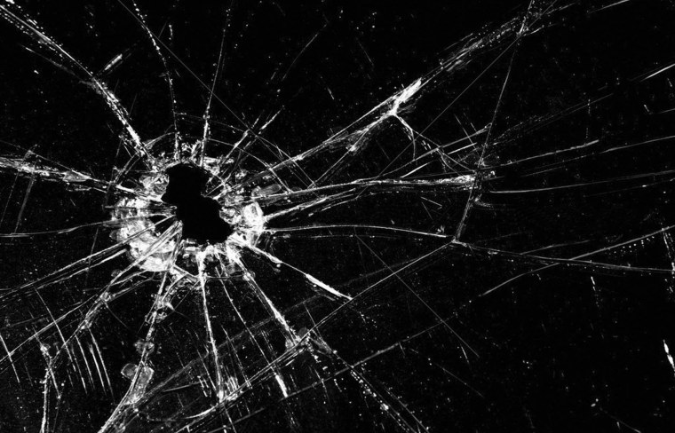 Треснутое стекло