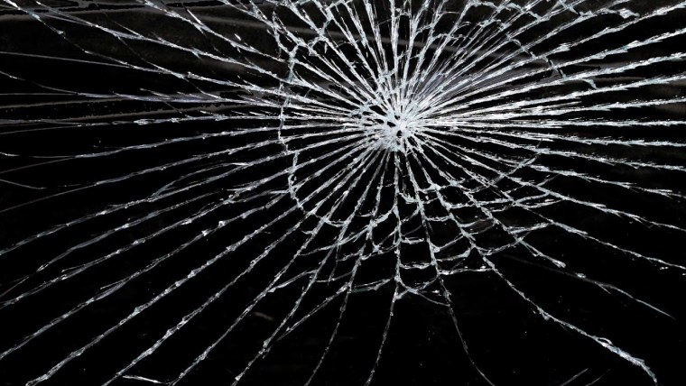 Разбитое окно